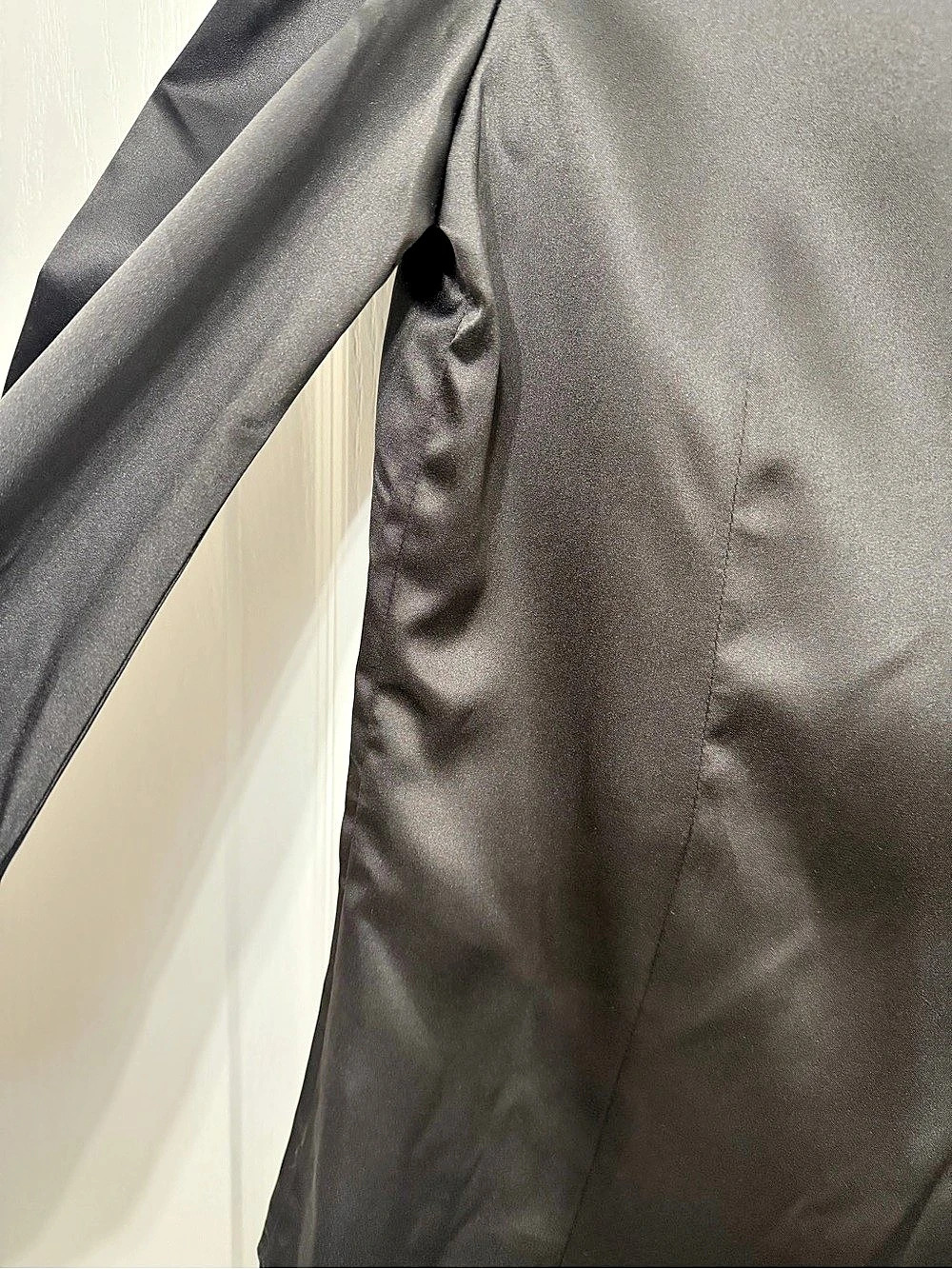 Tom Ford Satin-Look Blouse in Black Size Small Like New - Picture 8 of 8